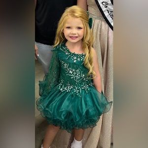 Green cupcake pageant dress size 4 worn once